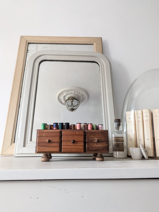 Petit meuble de couture 