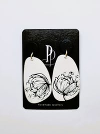 Image 1 of Black and White Contemporary Florals: (PCE004)