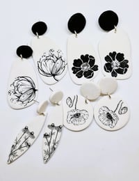 Image 2 of Black and White Contemporary Florals: (PCE006)