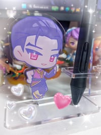 Image 2 of jhin & hwei pen holder standees