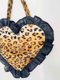 Image 3 of Heart-Shaped Fur Leopard Print Bag with Black Ruffle Trim