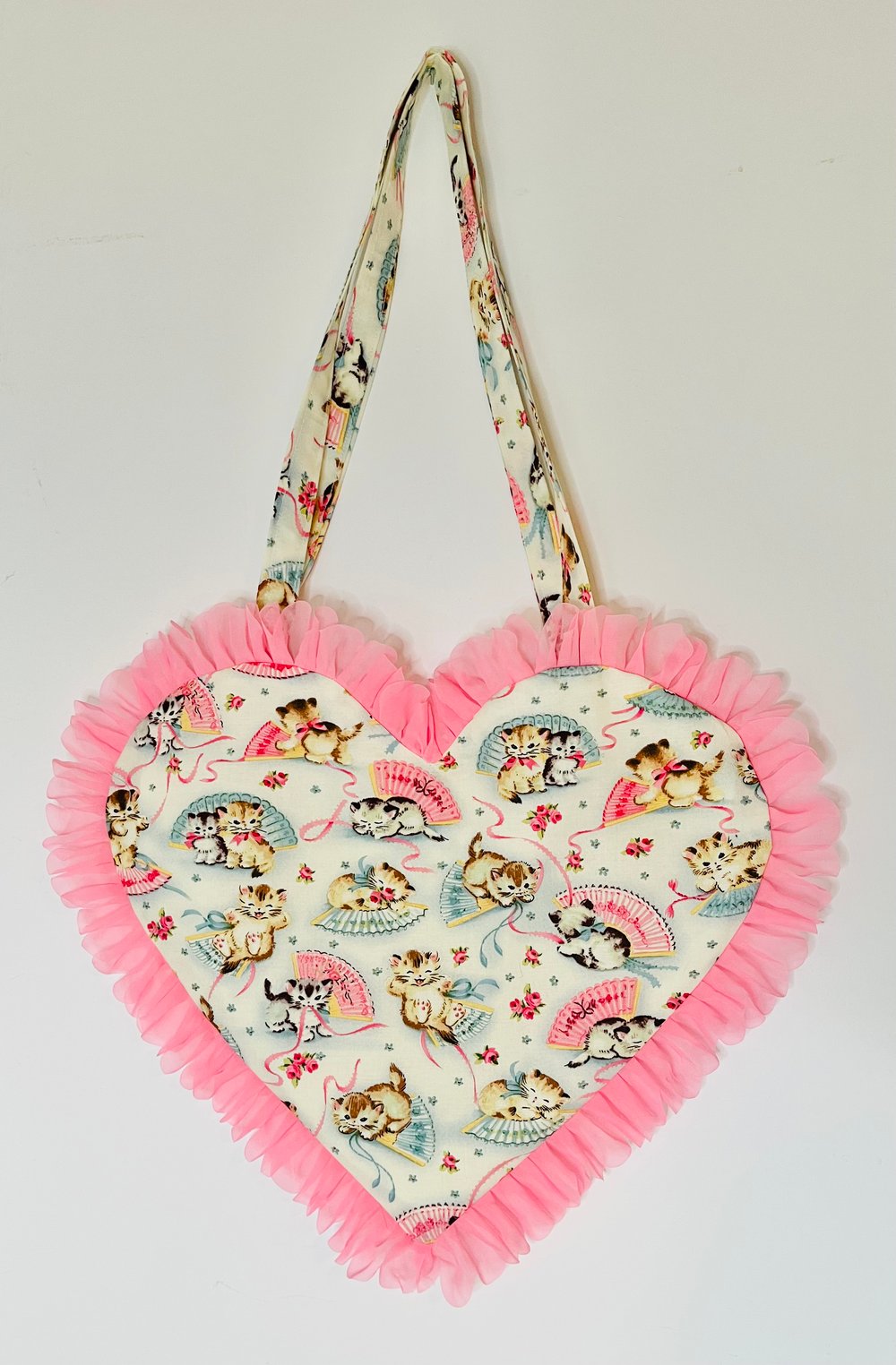 Image of Heart-Shaped Vintage Kitsch Cats & Kittens Print Bag with Soft Pink Ruffle