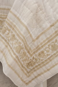 Image 2 of Sand Poppy Quilt