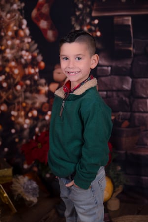 Image of 11/26/25: Christmas 40 (NO SANTA - FAMILY ONLY)