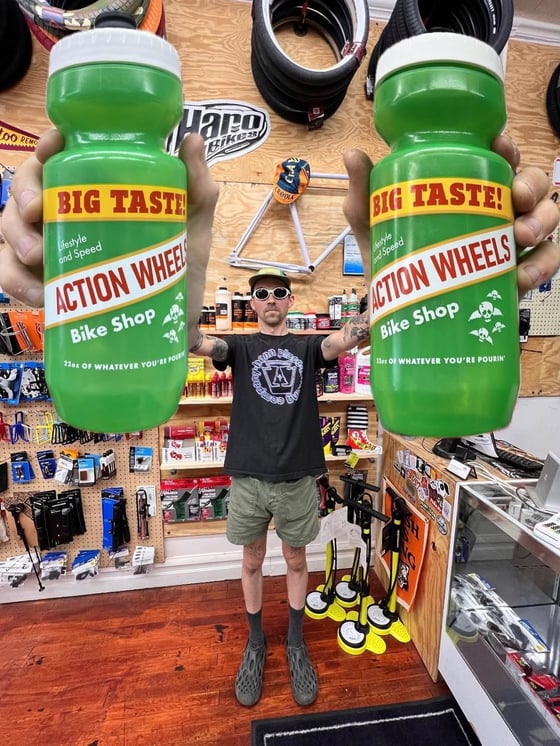 Image of Action Wheels BIG TASTE 22oz Purist Bottle (GREEN)