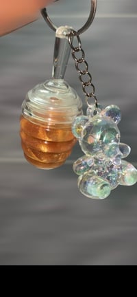 Image 2 of Honey comb lip cream (key ring)