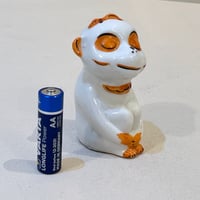 Image 3 of Ancienne salière de singe rêveur en porcelaine blanche - vintage début XXe - Germany