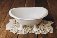 Image 4 of Runaway Vanne