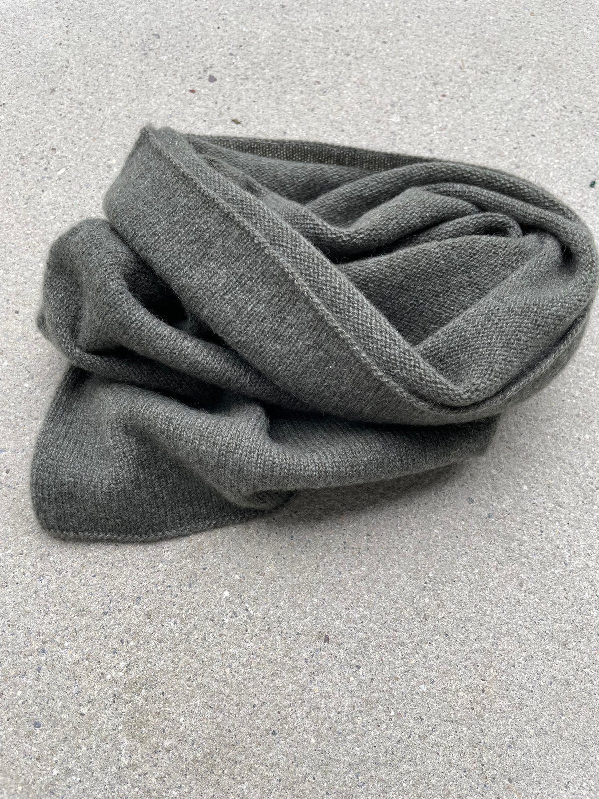 Image of Halswärmer 100% Cashmere Olive mel