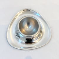 Image 2 of Coquetier triangulaire design Bauhaus en inox vintage West Germany 1960s