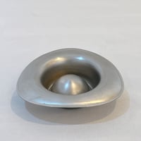 Image 8 of Coquetier triangulaire design Bauhaus en inox vintage West Germany 1960s