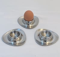 Image 7 of Coquetier triangulaire design Bauhaus en inox vintage West Germany 1960s