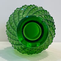 Image 9 of Grande bouteille carafe vintage Empoli en verre vert pointe de diamant -  Italie