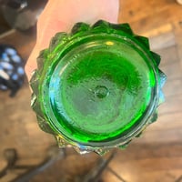 Image 10 of Grande bouteille carafe vintage Empoli en verre vert pointe de diamant -  Italie