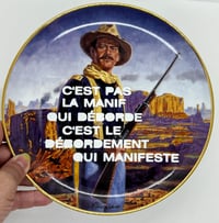Assiette C'EST PAS LA MANIF…