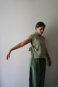 Image 5 of  NATURALLY DYED TURTLENECK MERINO VEST _ COL. 8027