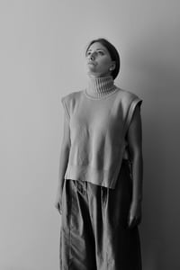 Image 3 of  NATURALLY DYED TURTLENECK MERINO VEST _ COL. 8027