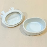 Image 8 of Boîte à bijoux en porcelaine vintage romantique avec deux colombes et fleurs- Années 70