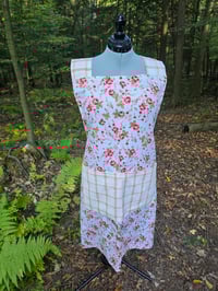Image 5 of Plus Size Cotton Crossover Apron in Peonies on Beige