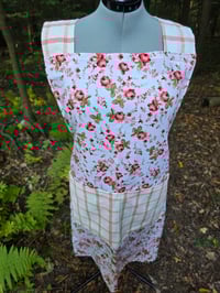Image 7 of Plus Size Cotton Crossover Apron in Peonies on Beige