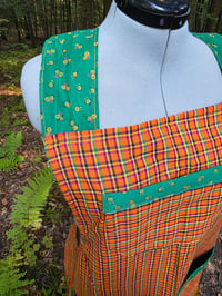 Image 6 of Cotton Plus Size Crossover Apron in Pumpkin Patch