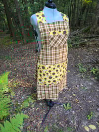 Image 5 of Plus Size Cotton Crossover Apron - Sunflowers