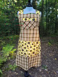 Image 6 of Plus Size Cotton Crossover Apron - Sunflowers