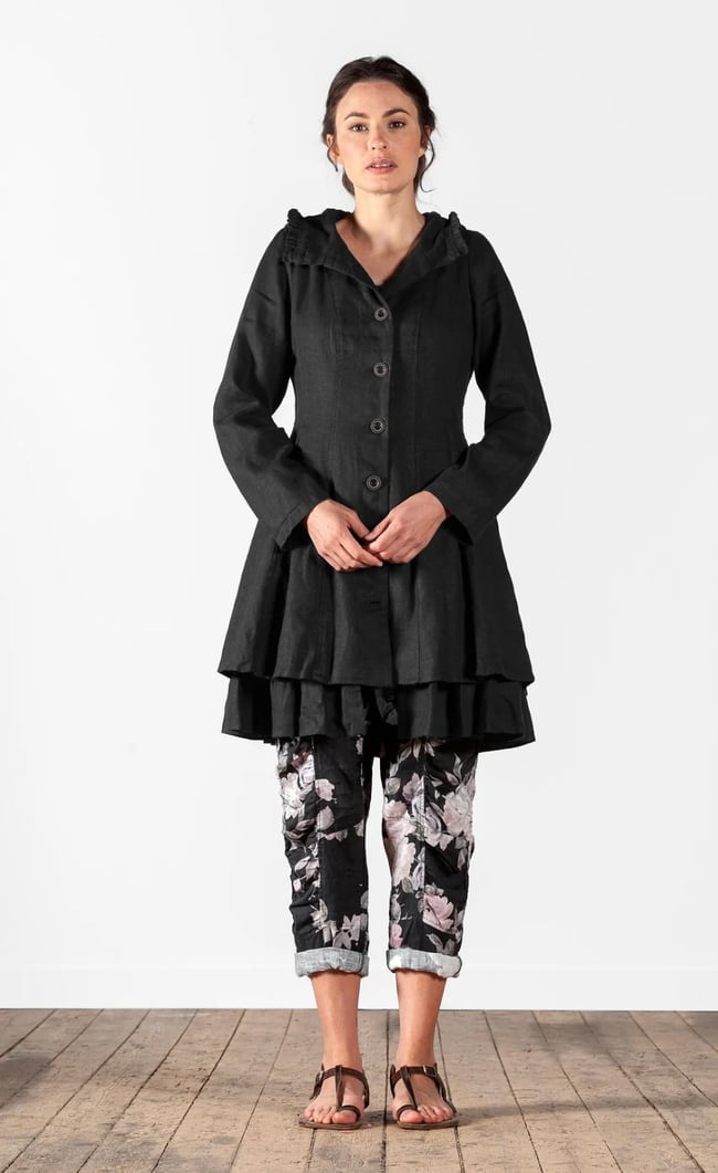 Yrell Lang linjakke med hette i sort