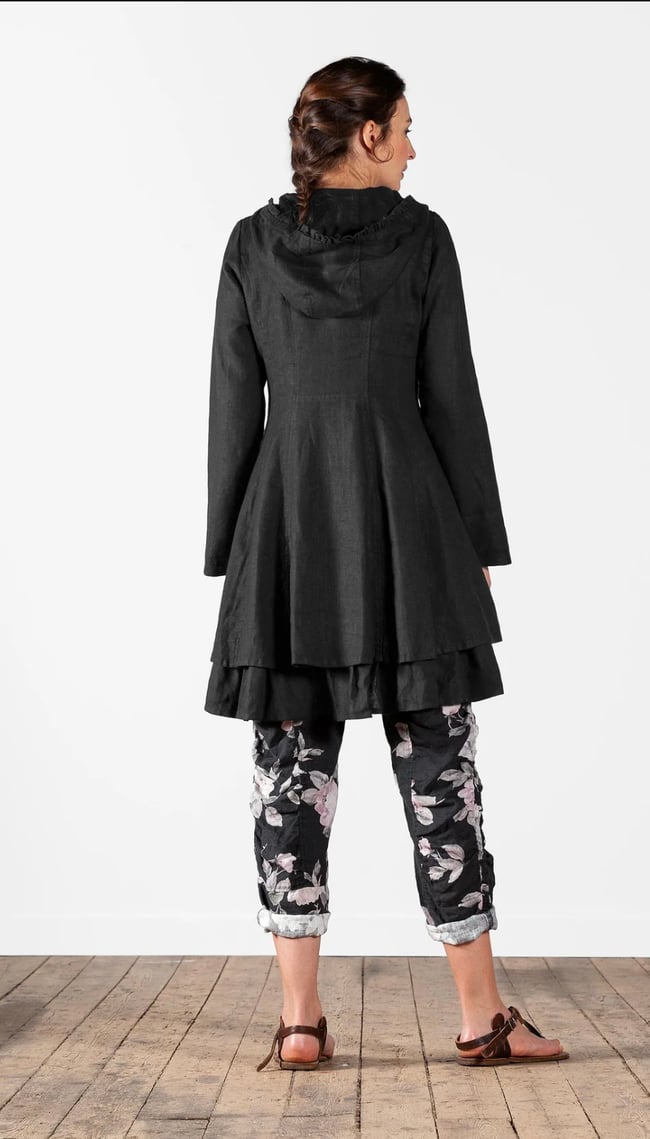 Yrell Lang linjakke med hette i sort