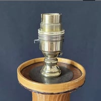 Image 9 of Grand pied de lampe chinois vintage en bambou tressé  sur vase en porcelaine - Années 1970-1980