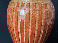 Image 7 of Grand pied de lampe chinois vintage en bambou tressé  sur vase en porcelaine - Années 1970-1980