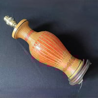 Image 3 of Grand pied de lampe chinois vintage en bambou tressé  sur vase en porcelaine - Années 1970-1980