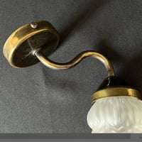 Image 7 of Applique murale vintage col de cygne DISDEROT DELMAS en laiton et tulipe opaline fleur 