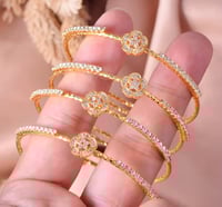 Flower bangles (4pc)