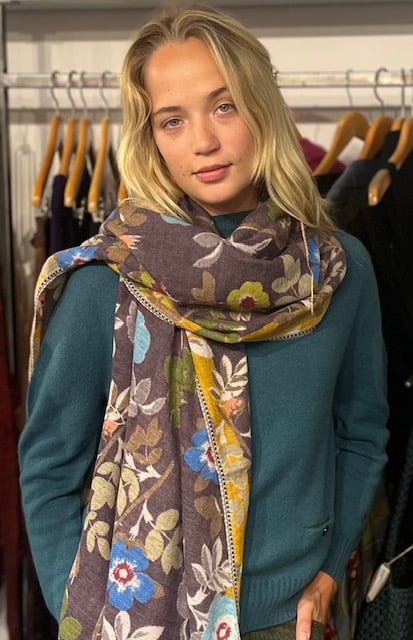 Image of Epice F/W'25 Floral Scarves (2 Colorways)