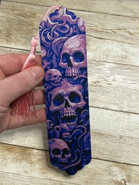 Image 1 of Skull Bookmark – Halloween Elegance in Purple & Pink 💀✨