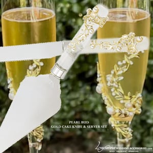 Image of Pearl Bud Gold Champagne Flutes