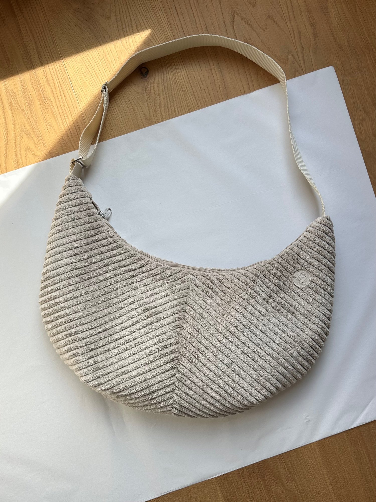 Image of Crescent bag