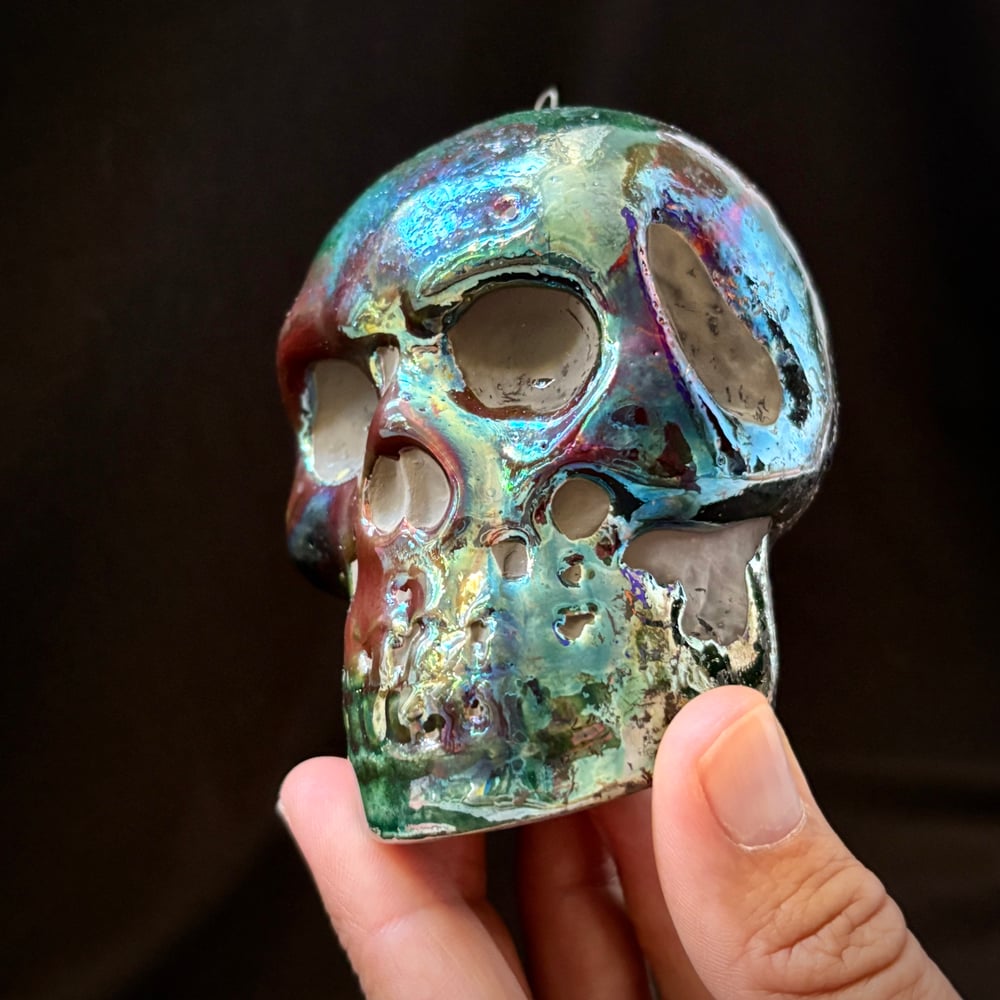 Image of Metallic Raku Skull a