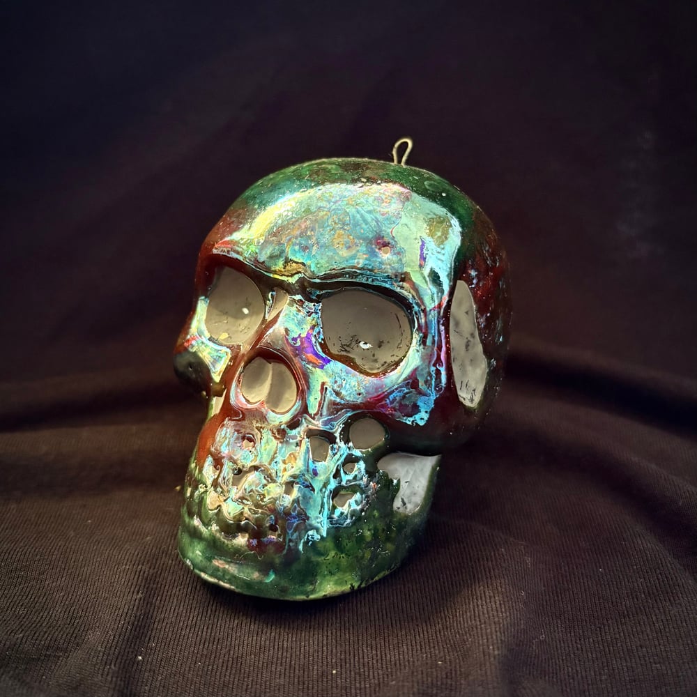 Image of Metallic Raku Skull a