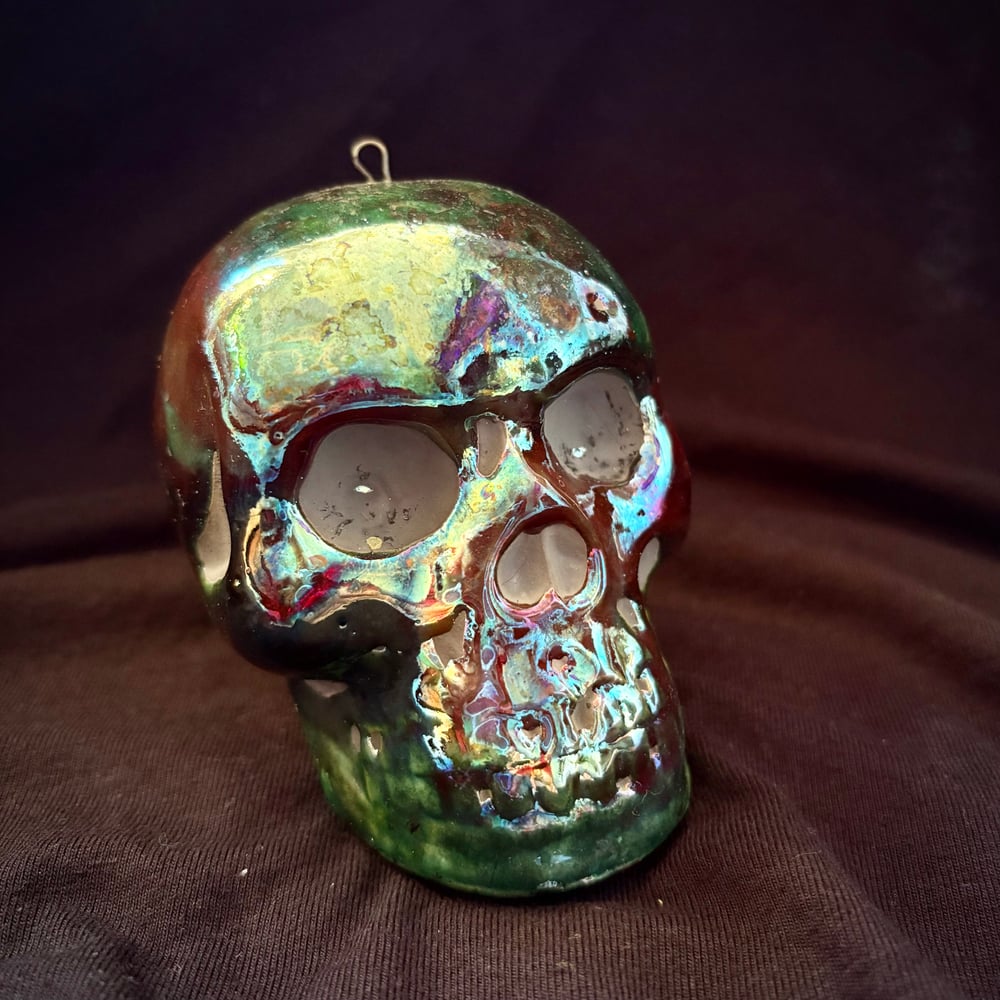 Image of Metallic Raku Skull a
