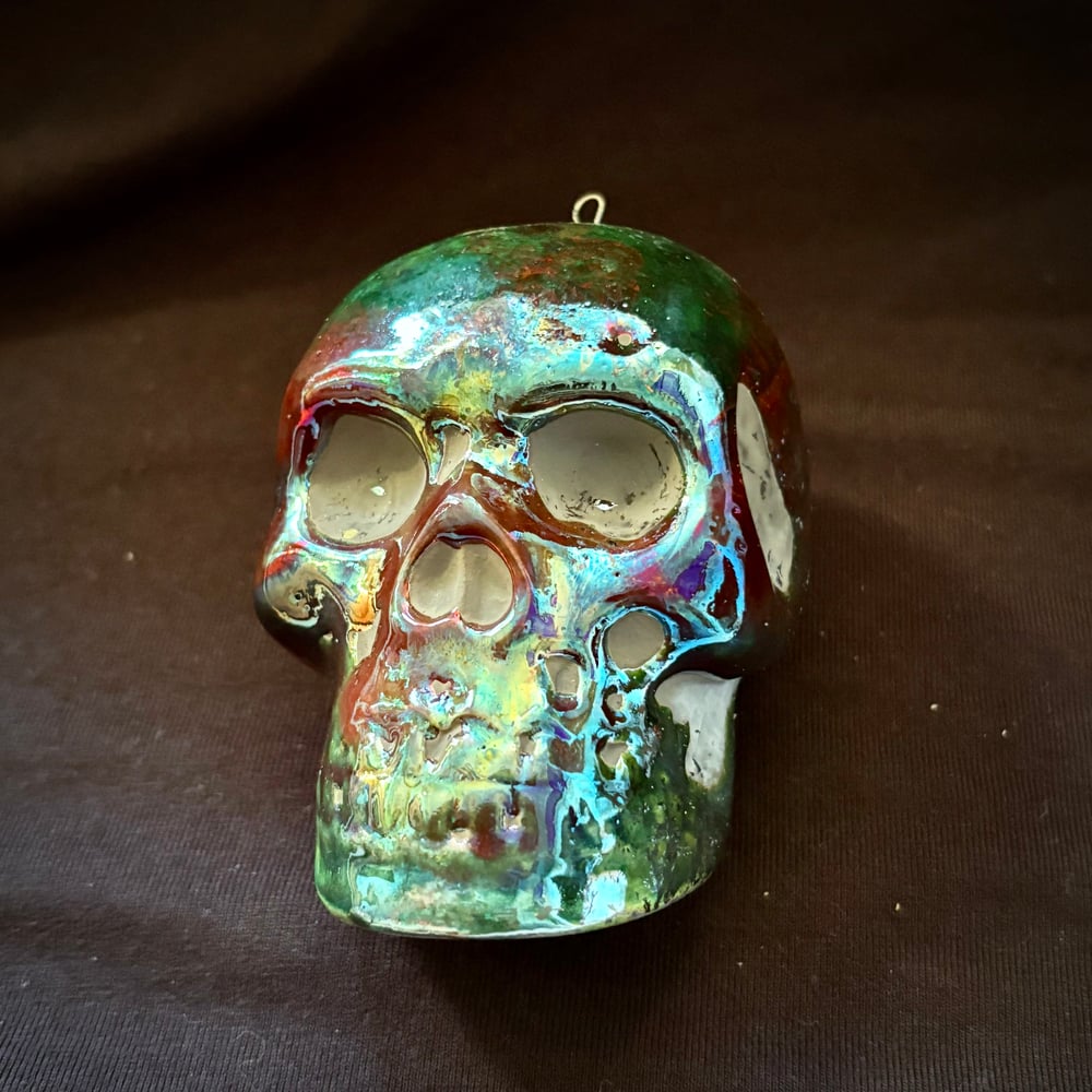 Image of Metallic Raku Skull a
