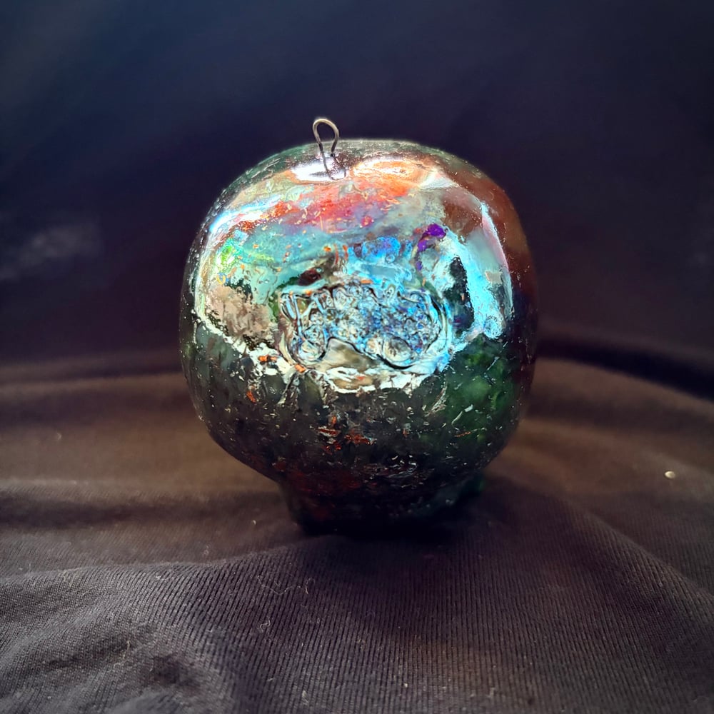 Image of Metallic Raku Skull a