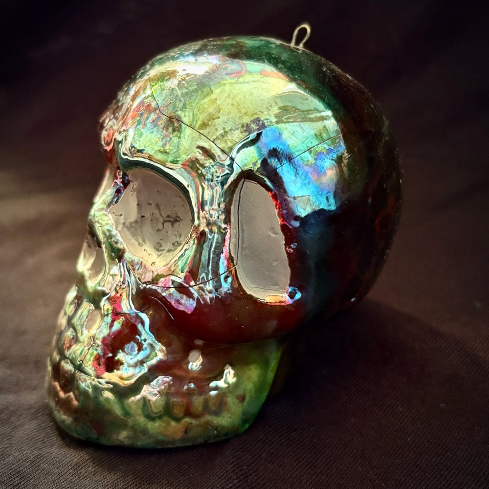 Image of Metallic Raku Skull b