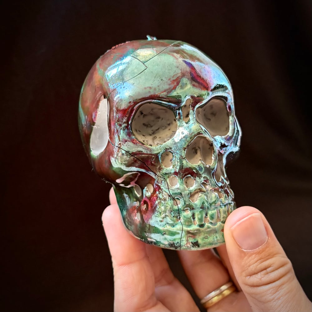 Image of Metallic Raku Skull c