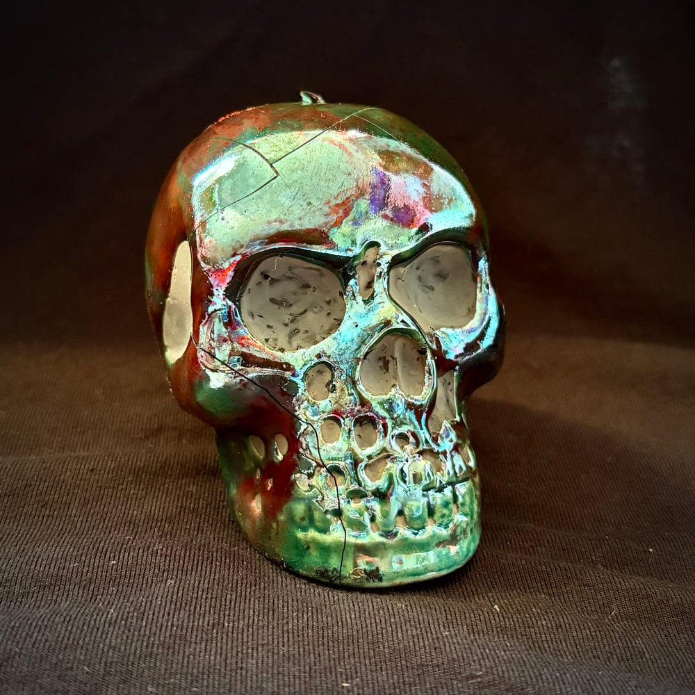 Image of Metallic Raku Skull c