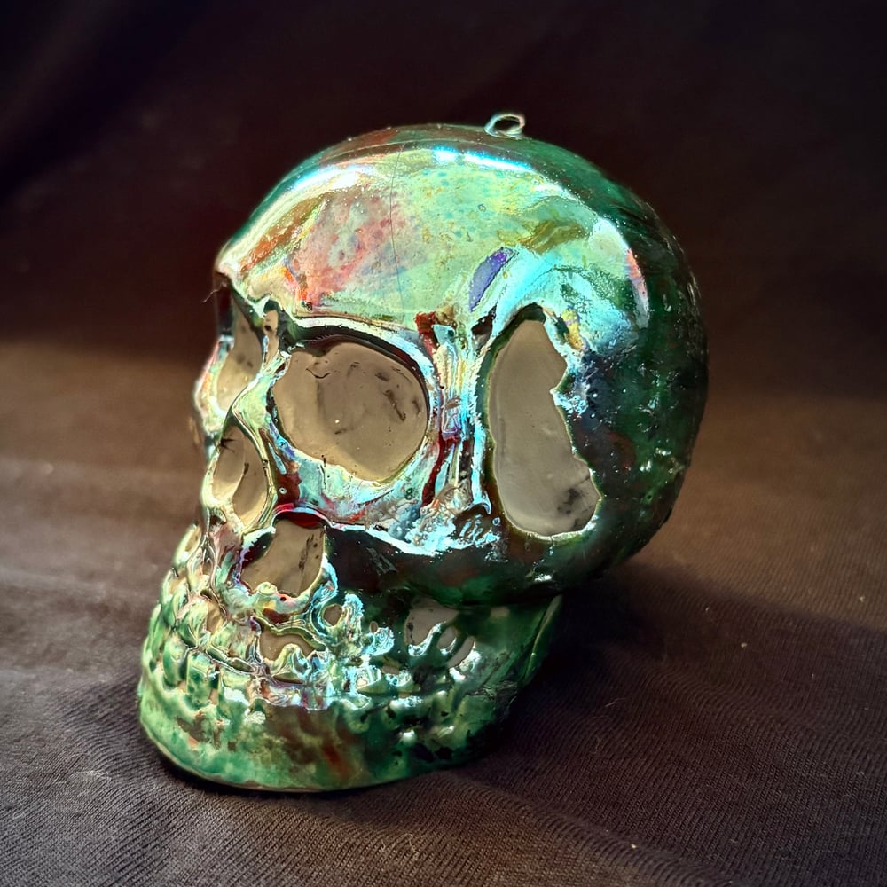 Image of Metallic Raku Skull c