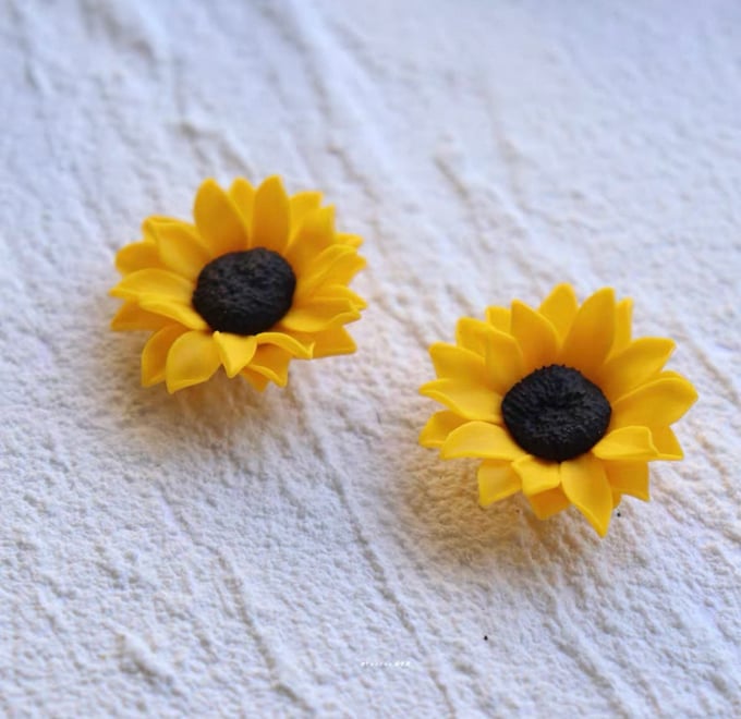 Image of Sunbeam Earrings ☀️