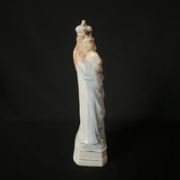 Image 8 of Ancienne grande statue Sainte Vierge à l’Enfant - porcelaine polychrome fin XIXᵉ / 1900