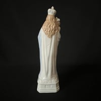 Image 9 of Ancienne grande statue Sainte Vierge à l’Enfant - porcelaine polychrome fin XIXᵉ / 1900